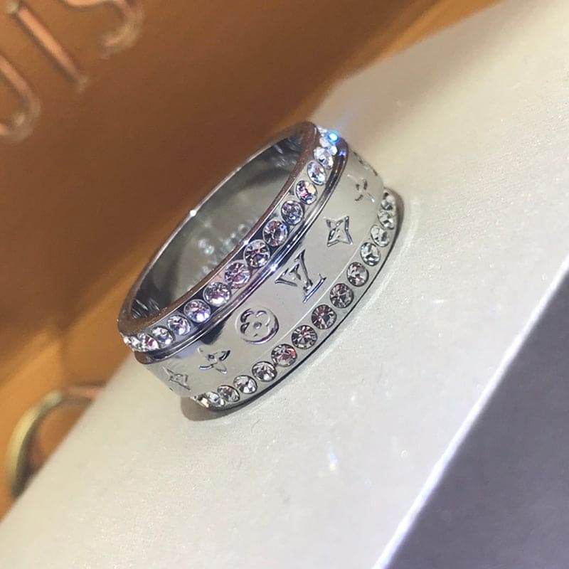 18K Louis Vuitton Catch Ring