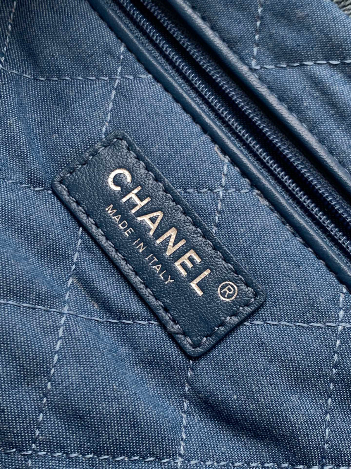 CHANEL HOBO 39CM JEAN SILVER HARDWARE