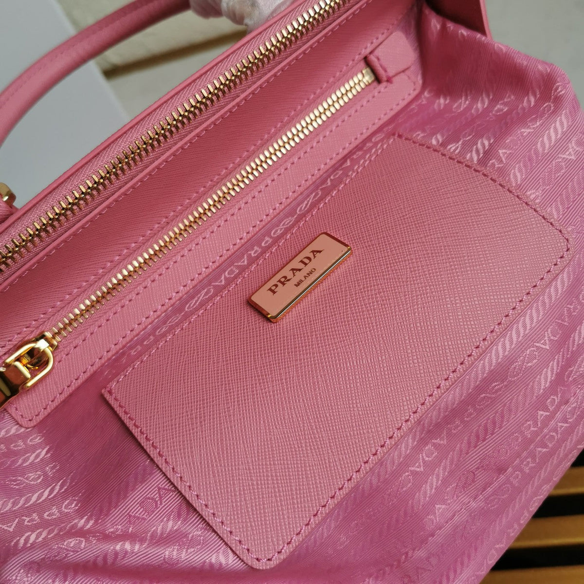 PRADA MEDIUM GALLERIA 28 PINK SAFFIANO LEATHER