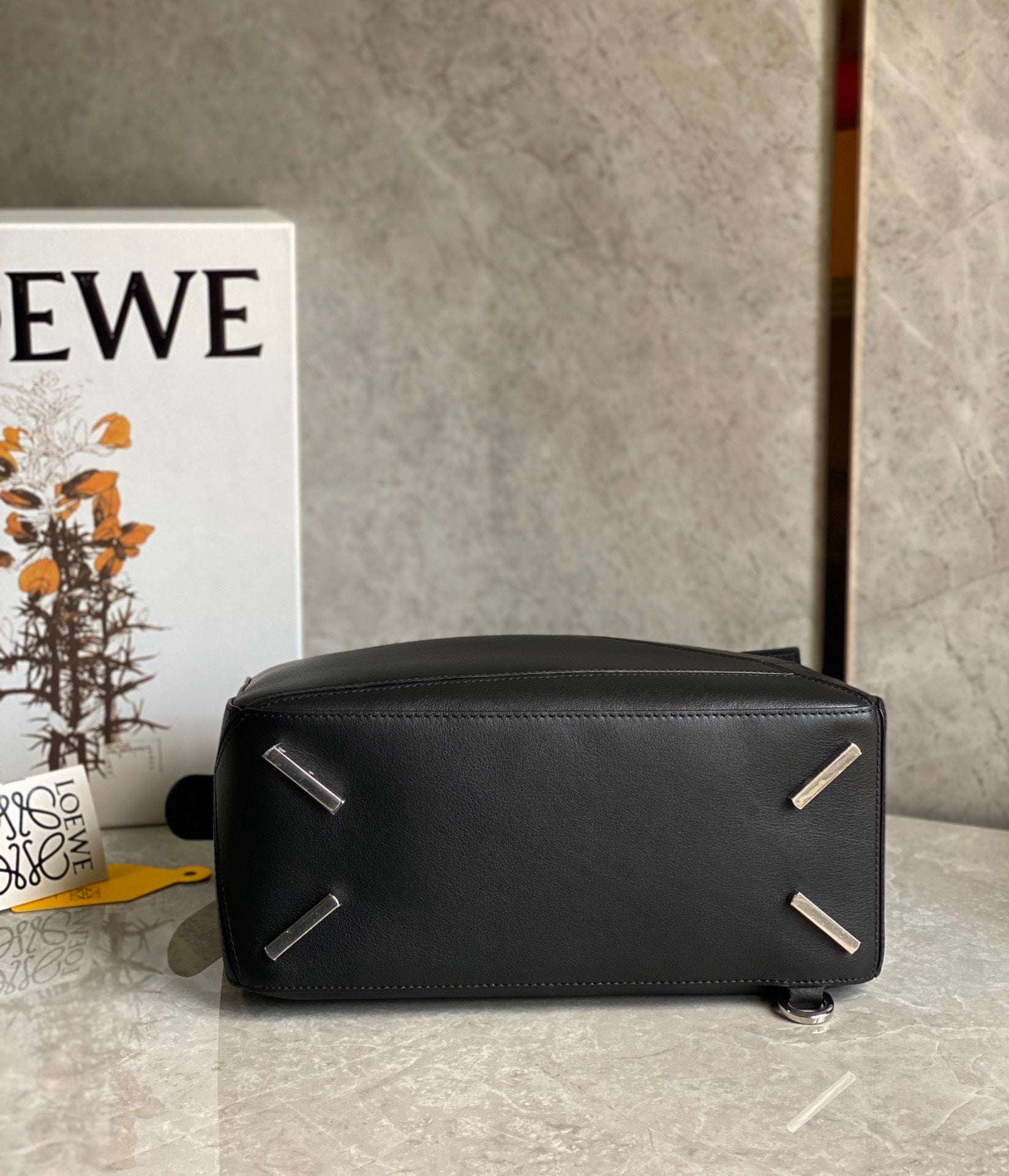 MEDIUM 30 PUZZLE BAG IN BLACK SOFT GRAINED CALFSKIN