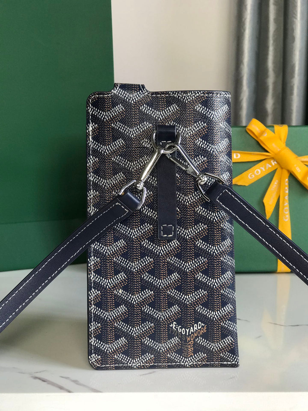 MONTMARTRE GM CASE 18 IN NAVY BLUE GOYARDINE CANVAS
