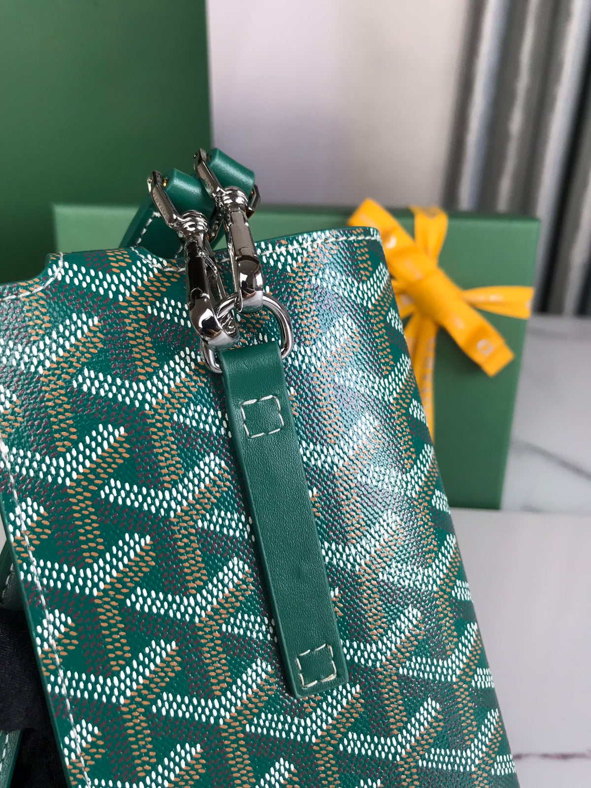 MONTMARTRE GM CASE 18 IN GREEN GOYARDINE CANVAS