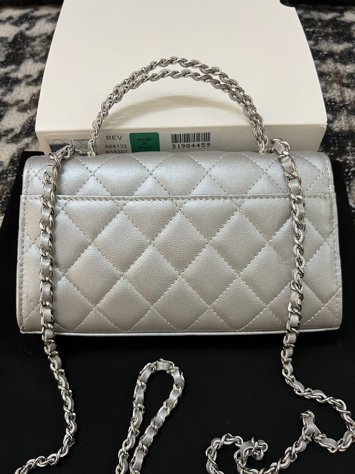 CHANEL KELLY 18 BAG IN SILVER CALFSKIN WITH STRAP