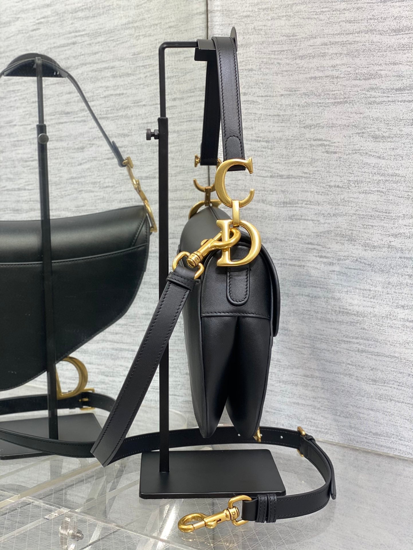 SADDLE BAG 24 IN BLACK CALFSKIN GOLD HARDWARE