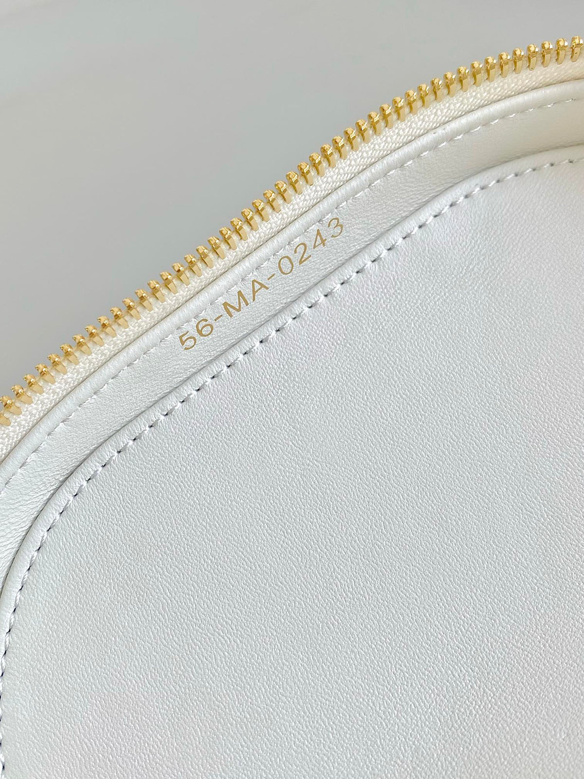 DIOR SIGNATURE VANITY 16 IN WHITE LAMBSKIN
