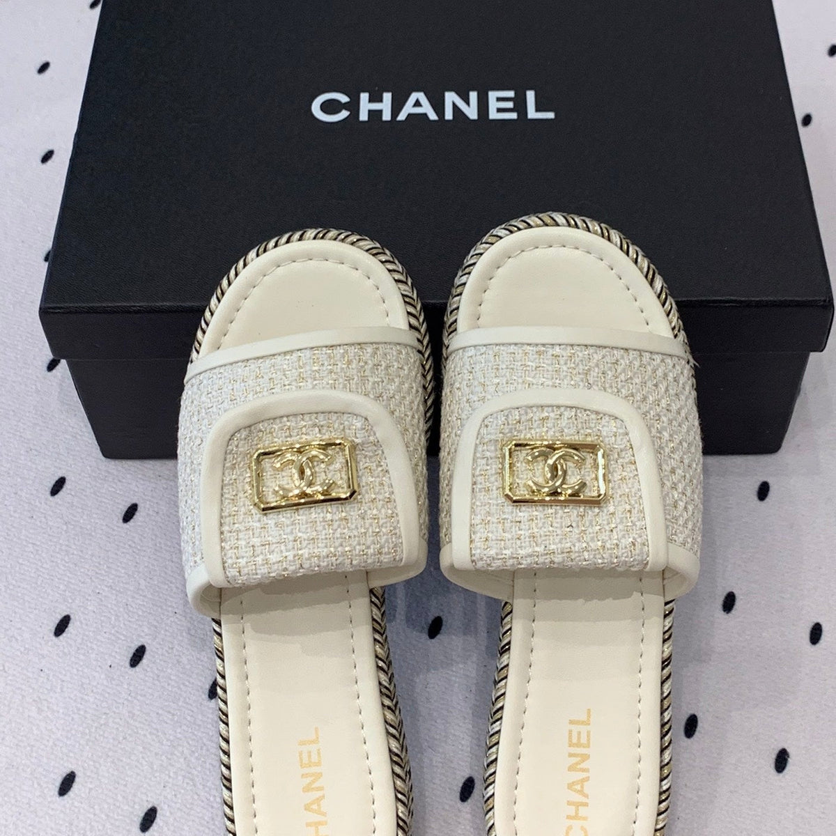 CHANEL Double  Women New Trendy Calfskin Slippers White