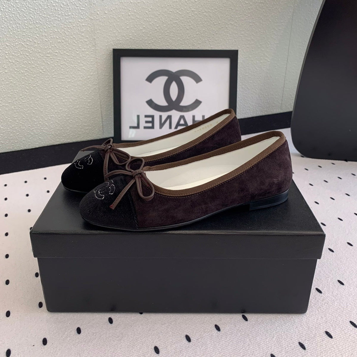 CHANEL BALLET FLAT DARK BROWN MIX BLACK VELVET