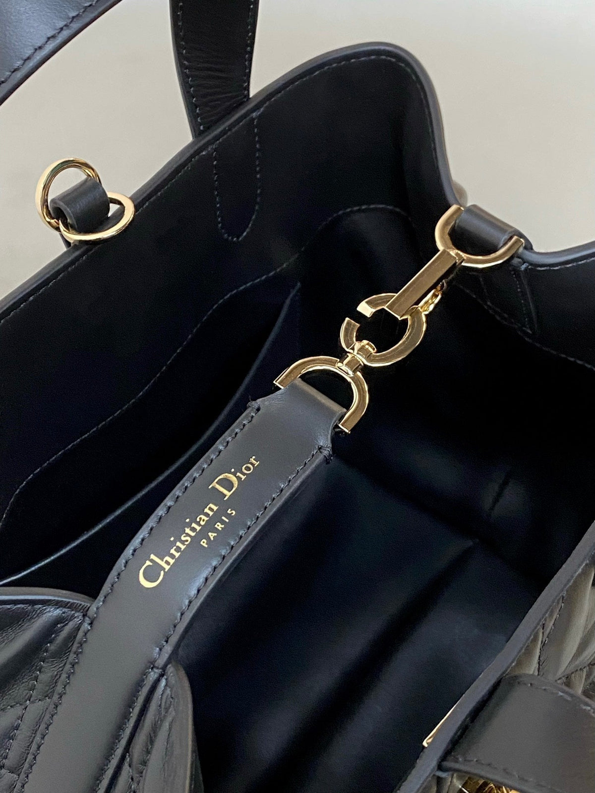 DIOR MEDIUM TOUJOURS BUCKET BAG 22 IN BLACK CANNAGE CALFSKIN