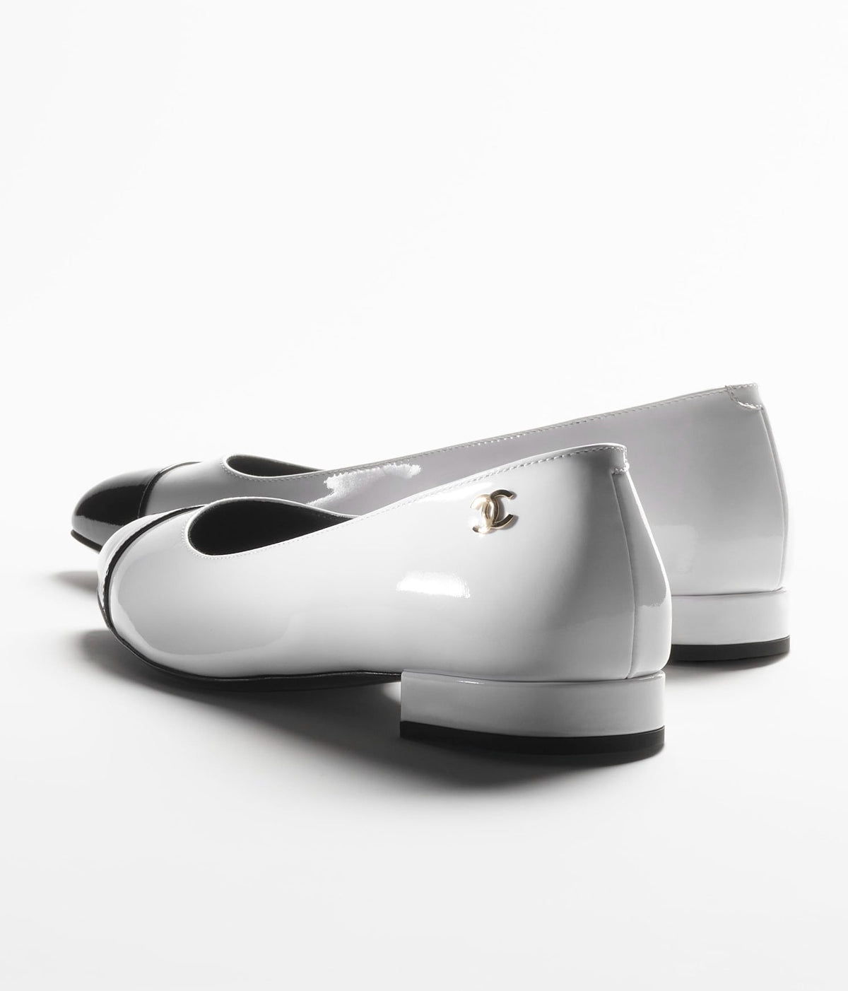 CHANEL BALLET FLATS WHITE BLACK PATENT CALFSKIN