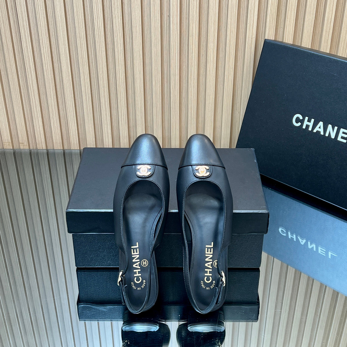 CHANEL 25S SLINGBACK FLATS IN BLACK CALFSKIN GOLD HARDWRE