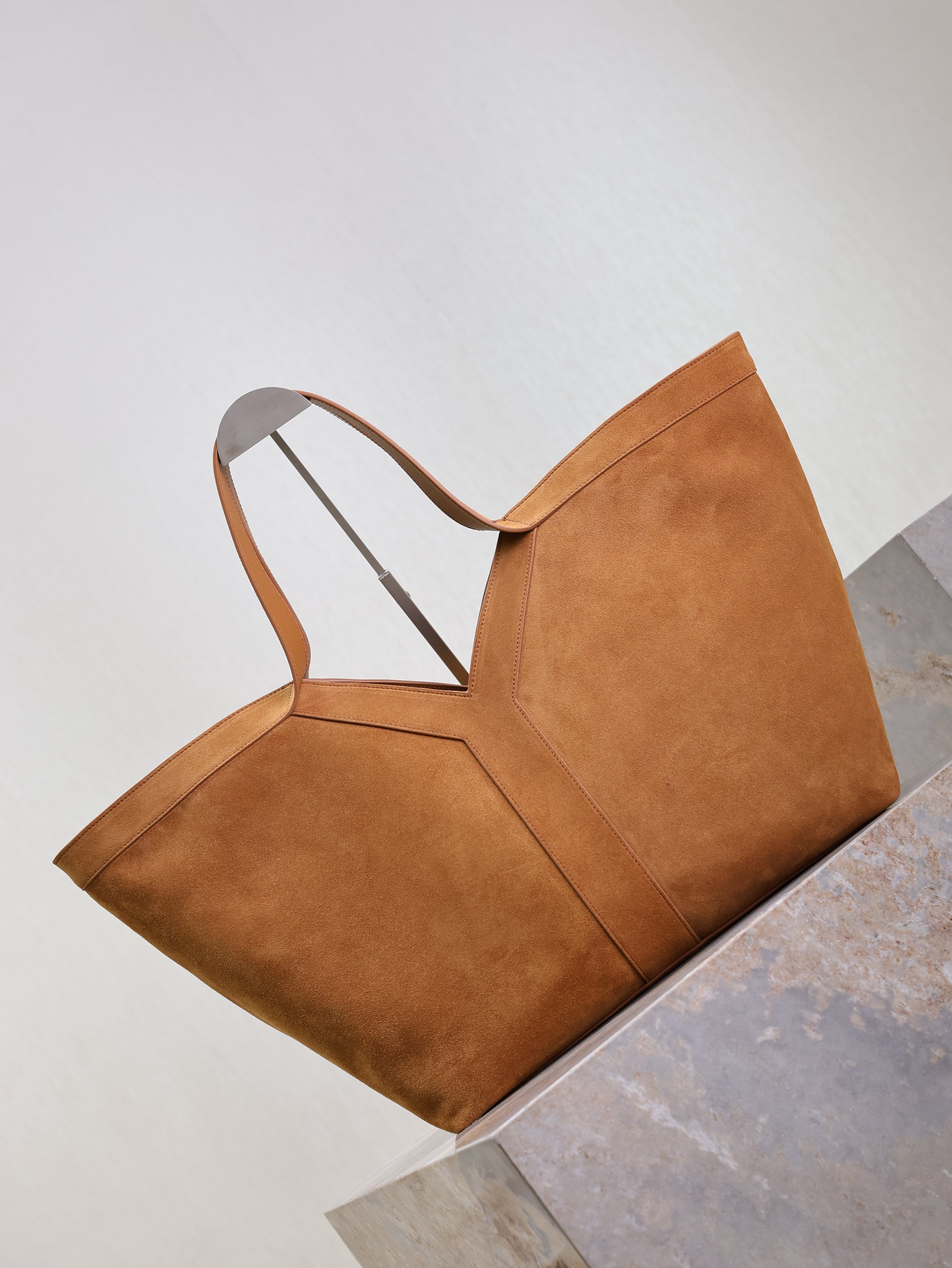 YSL 25S Y MAXI TOTE 50 IN CARAMEL SUEDE GOLD HARDWARE