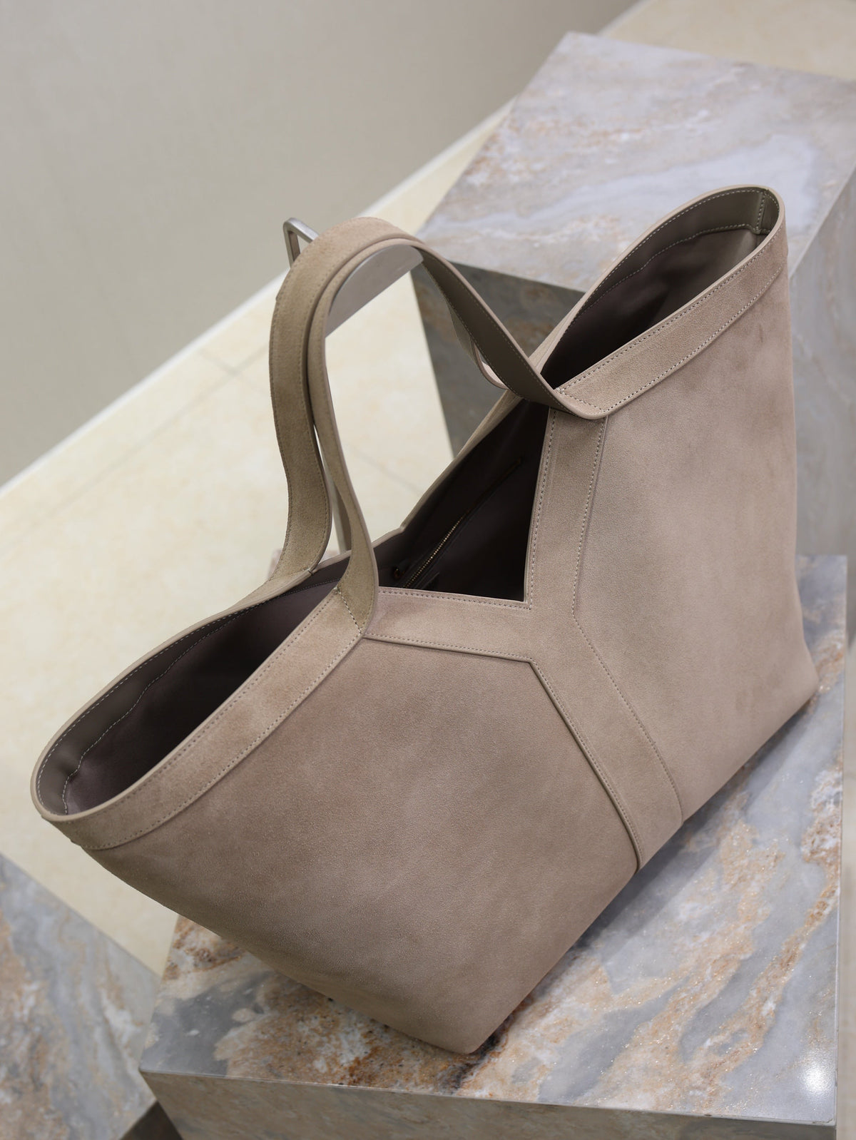 YSL 25S Y MAXI TOTE 50 IN DRY GRAIN SUEDE GOLD HARDWARE