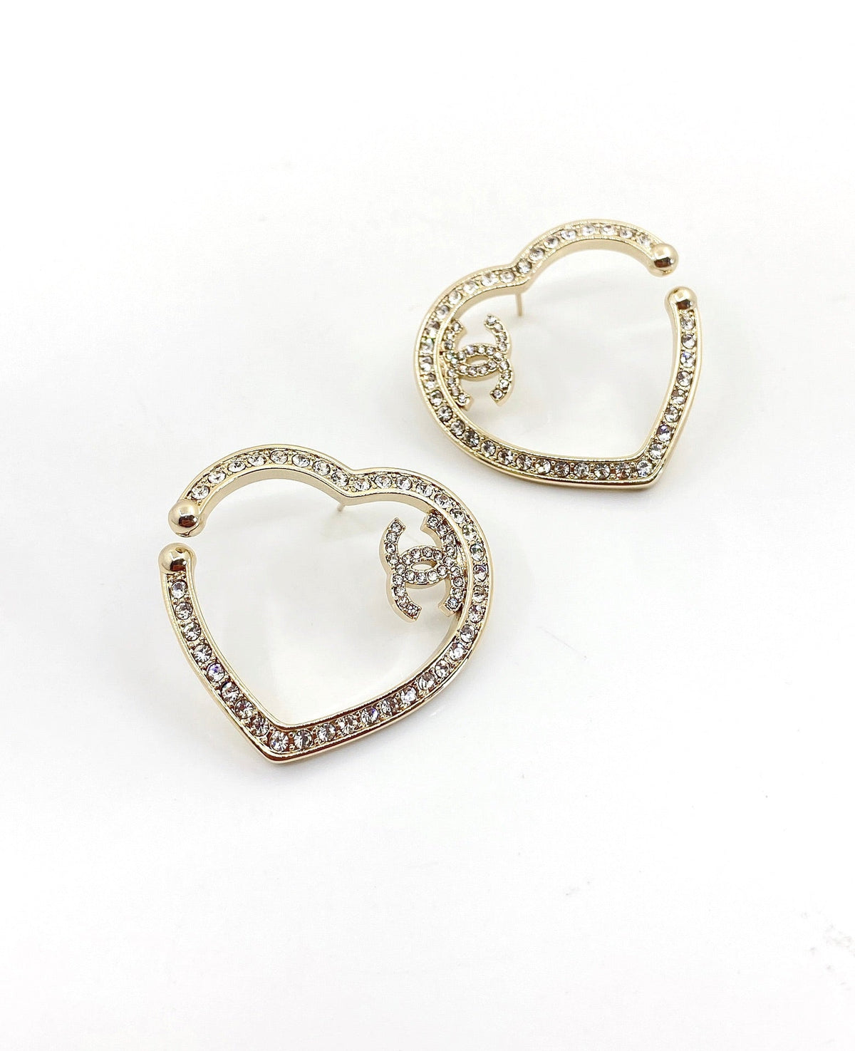 18K  Chanel Diamond Heart Earrings