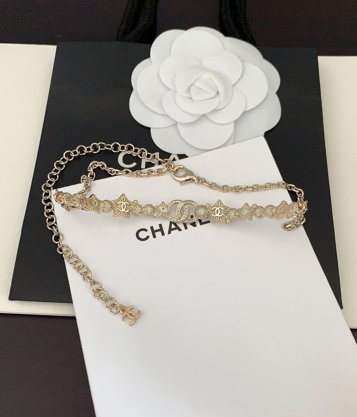 18K  Chanel White Pearl Crystals Necklace