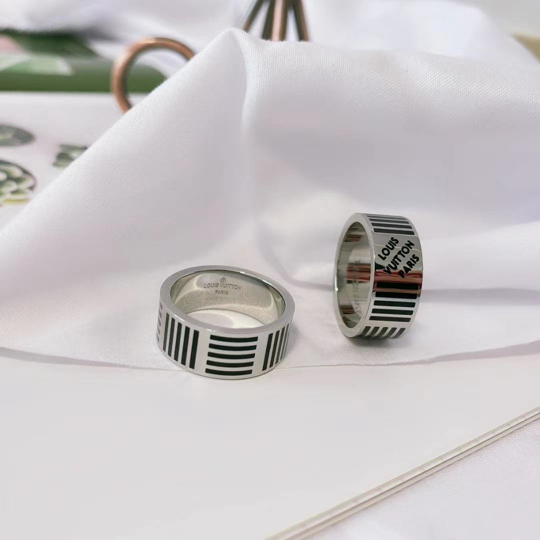 18K Louis Vuitton Damier Black Ring