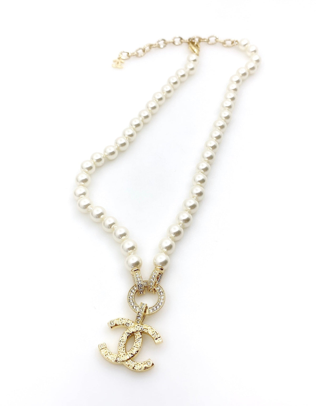 18K  Chanel Pearls Choker Necklace