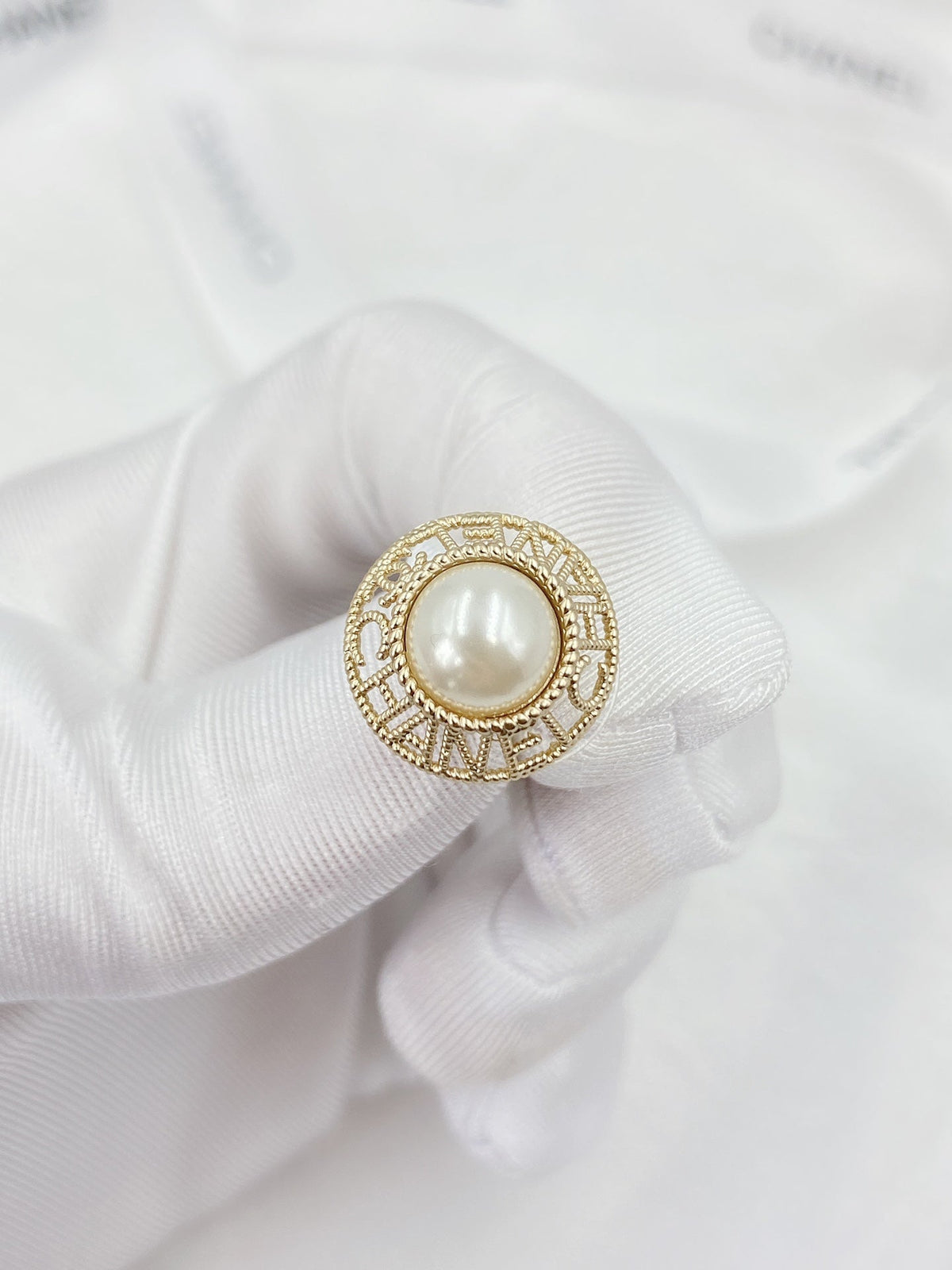 18K  Chanel Pearl Round Earrings