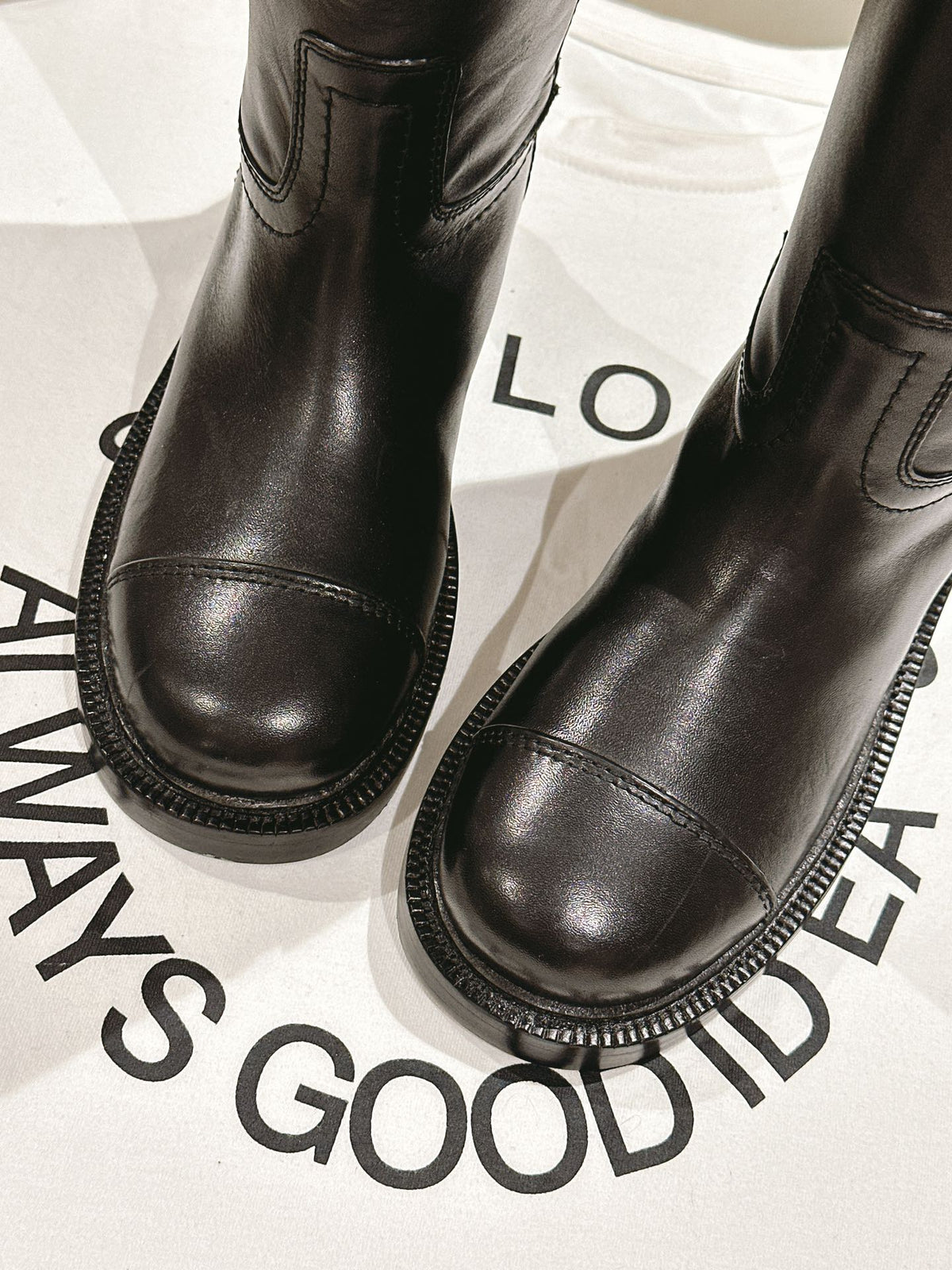 CHANEL HIGH BOOTS BLACK CALFSKIN