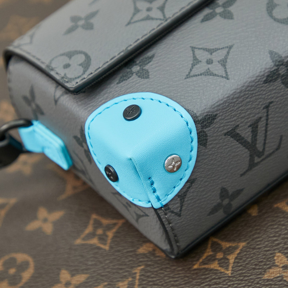 LOUIS VUITTON STEAMER 18 IN GUN METAL MONOGRAM ECLIPSE CANVAS MIX TURQUOISE CALFSKIN