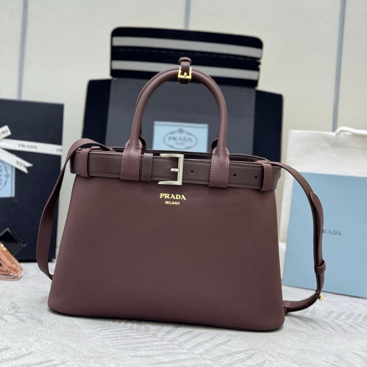 PRADA 25S BUCKLE SMALL HANDBAG 32 IN RICH BROWN CALFSKIN GOLD HARDWRE