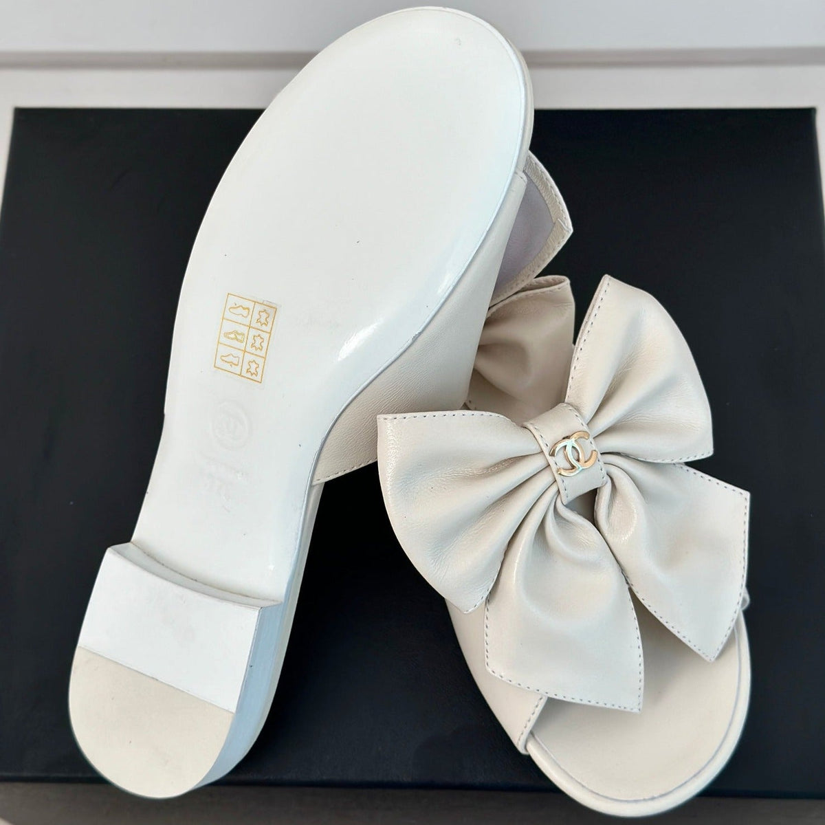 CHANEL Double  big bow flat sandals Sheepskin White Cream