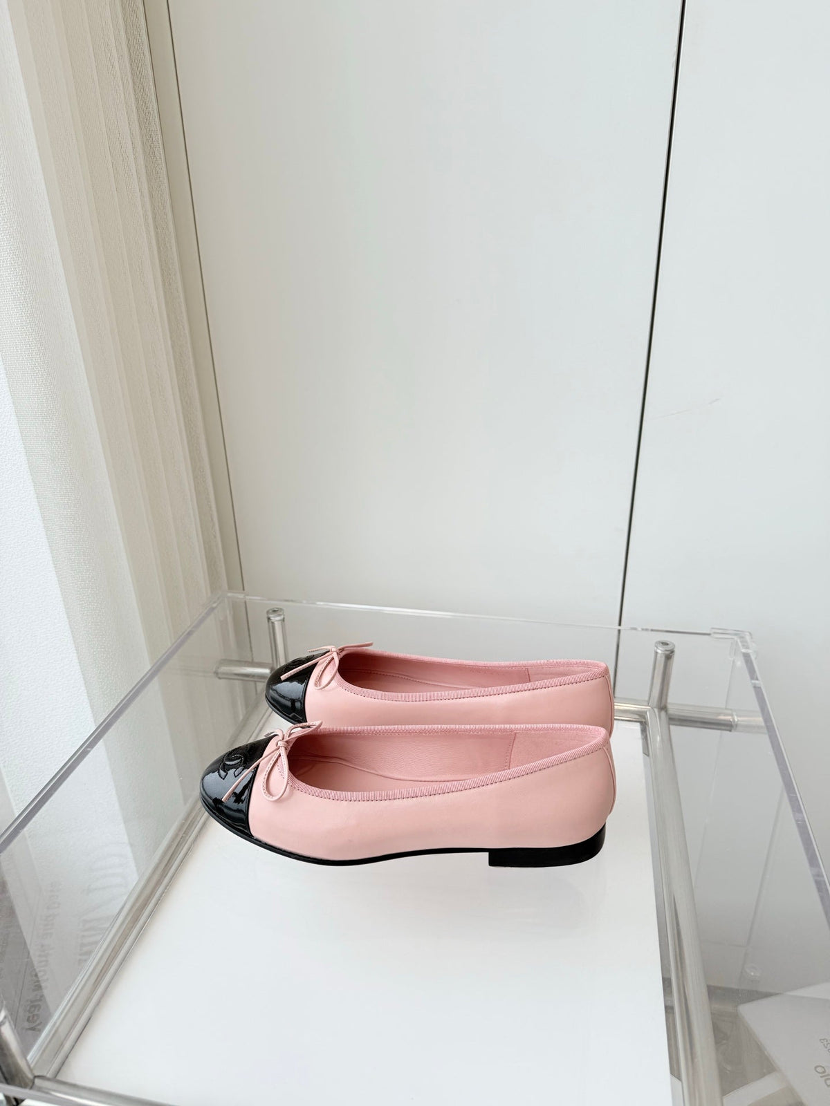 CHANEL BALLET FLAT IN BABY PINK MIX BLACK CALFSKIN