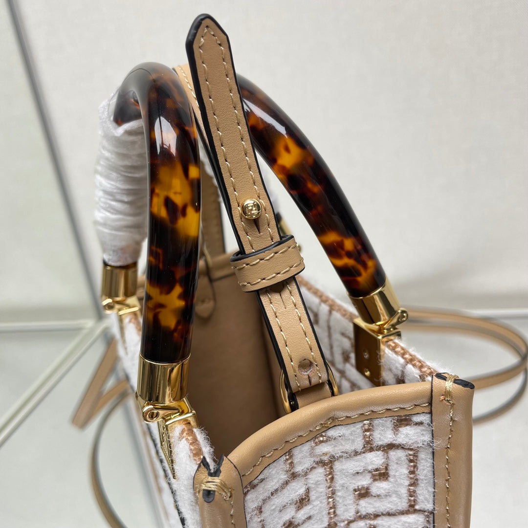 MINI SUNSHINE 18 IN WHITE WOOL AND CAMEL BROWN RAFFIA CALFSKIN TRIM