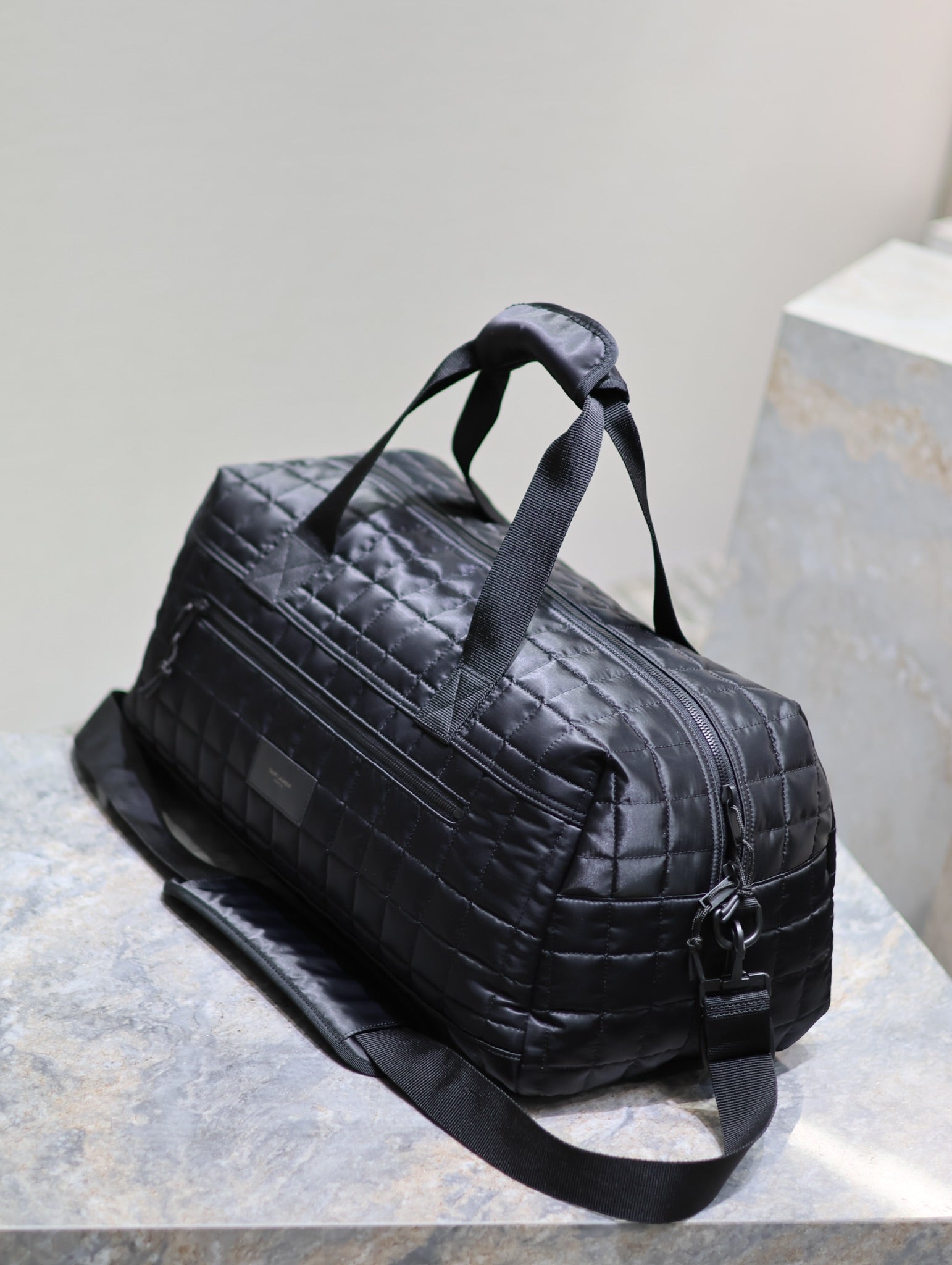 TRAVEL TOTE BAG 50 IN BLACK PLAID NYLON