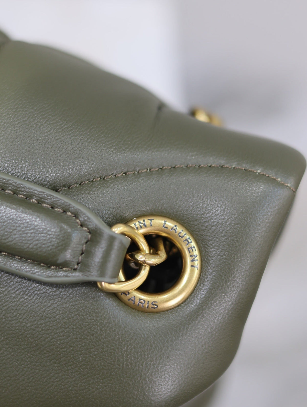 YSL 25S LOULOU PUFFER MM 29 IN DARK OLIVE CALFSKIN GOLD HARDWRE