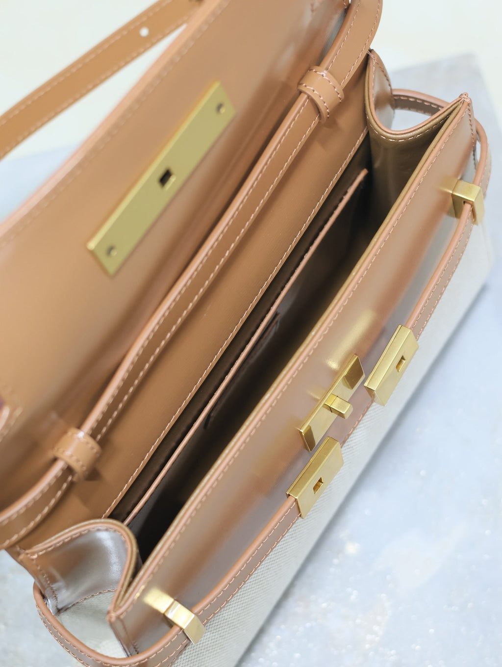 MANHATTAN SMALL 24 IN WHITE CANVAS AND BROWN CALFSKIN GOLD HARDWARE