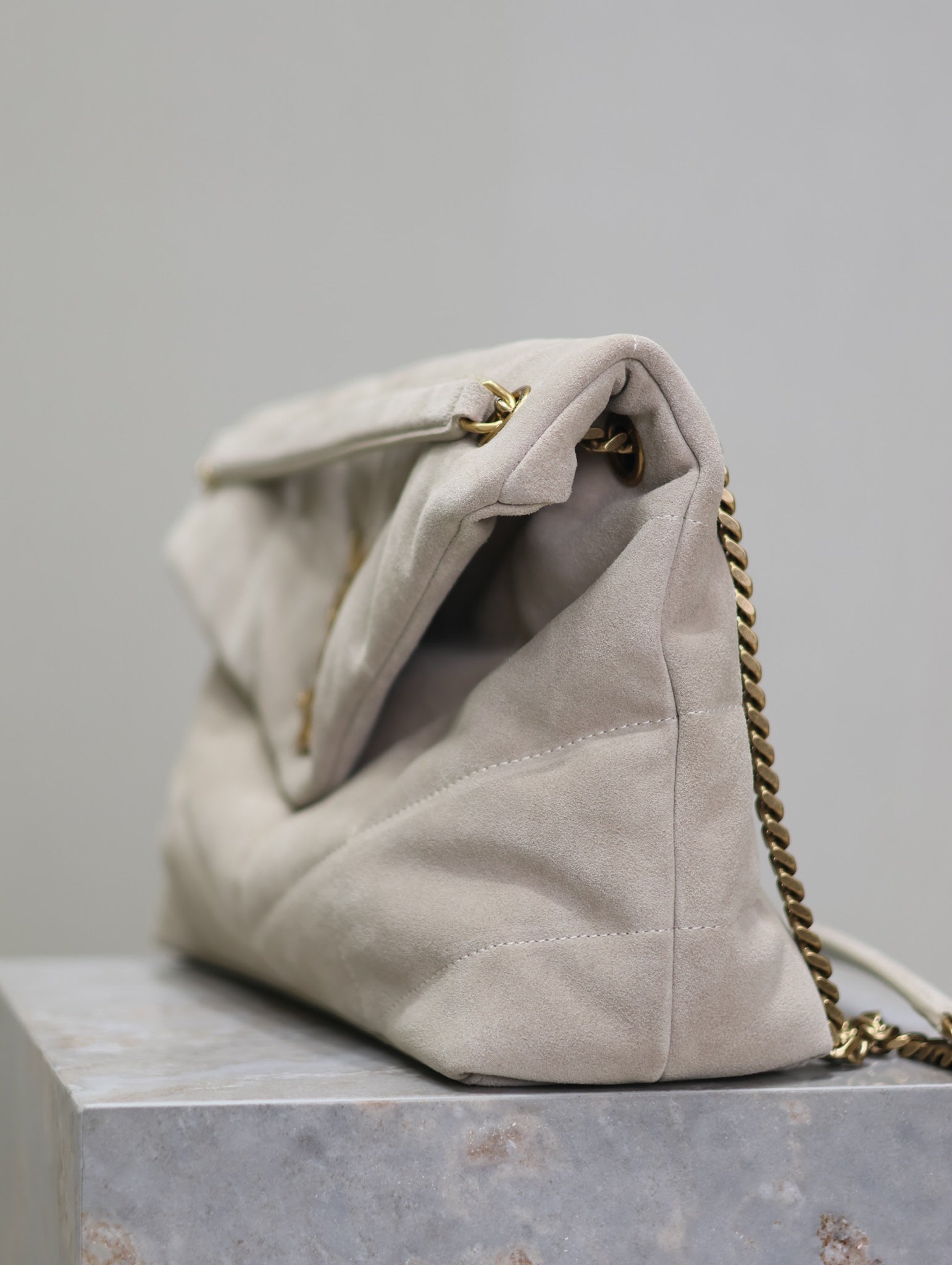 YSL 25S LOULOU PUFFER GM 35 IN SMOKEY TAUPE SUEDE GOLD HARDWRE