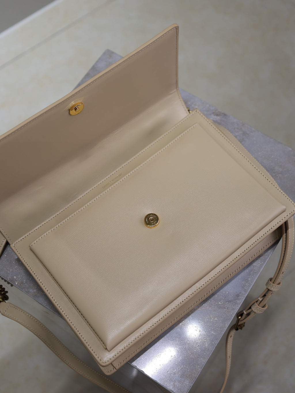 YSL 25S SUNSET MM 25 IN NUDE CALFSKIN GOLD HARDWRE
