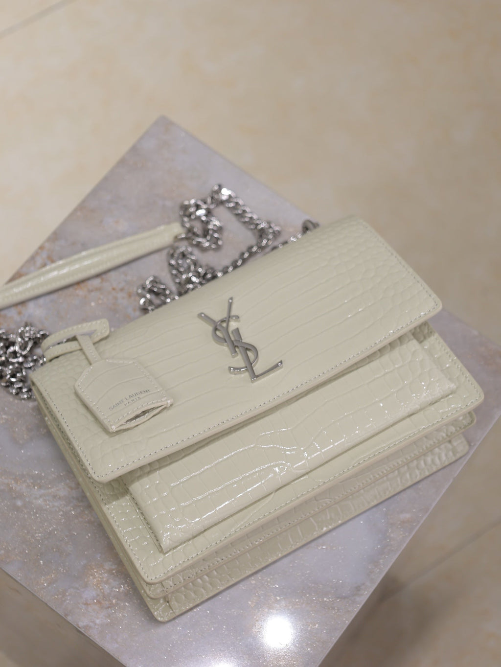 YSL 25S SUNSET MEDIUM 22 IN IVORY CROCODILE-EMBOSSED SHINY CALFSKIN SILVER HARDWRE