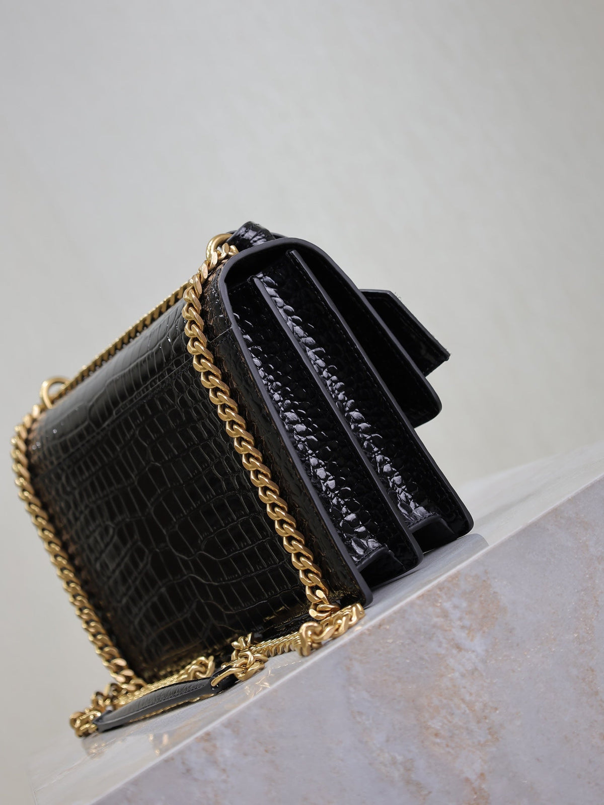 YSL 25S SUNSET MEDIUM 22 IN BLACK CROCODILE-EMBOSSED SHINY CALFSKIN GOLD HARDWRE
